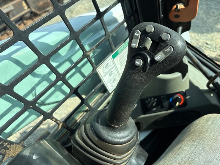 2016-bobcat-t630-image-58