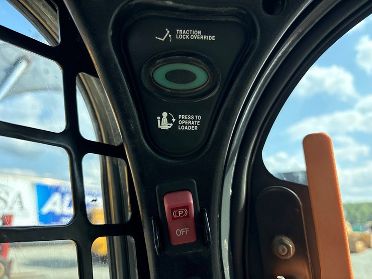 2016-bobcat-t630-image-49
