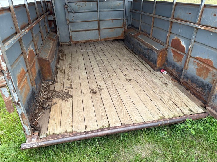 1975-triggs-7ft-x-20ft-gooseneck-livestock-trailer-image-25