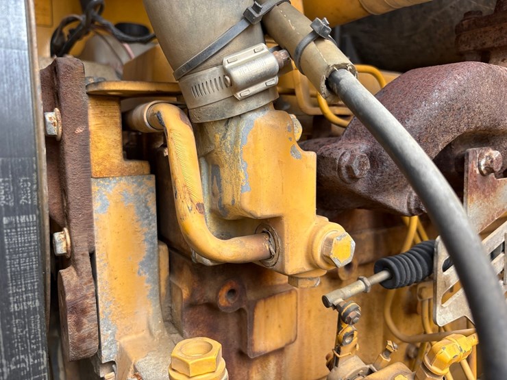 deere-444h-image-57