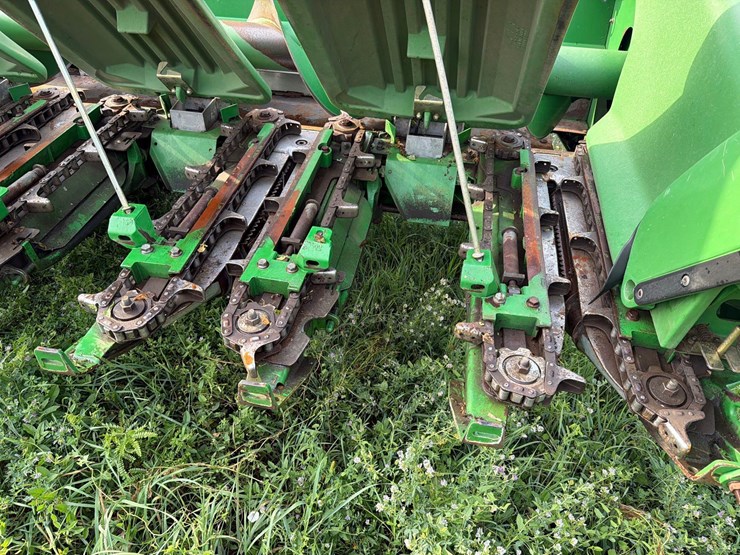 2009-john-deere-608c-image-12