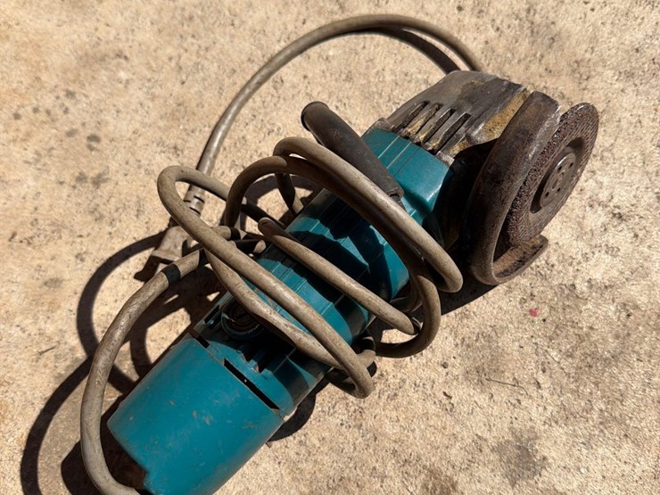makita-grinder-image-3