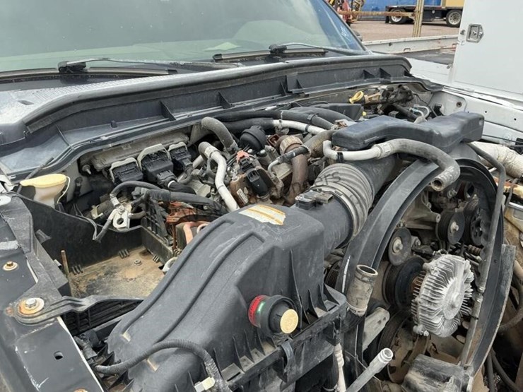 2011-ford-f350-image-13