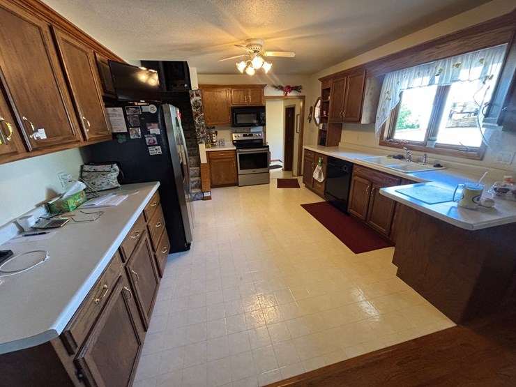 #60000-•-29.92-acre-farm-with-home,-barns-&-outbuildings-image-49
