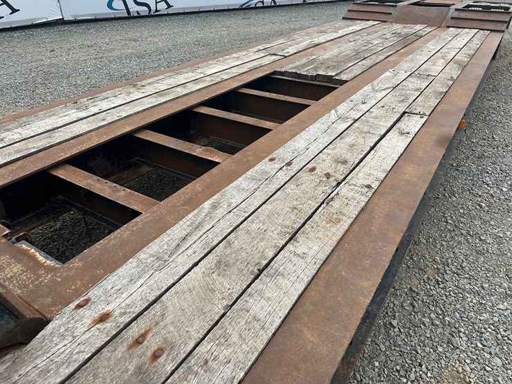 #61385-•-1995-nelson-mfg.-tandem-axle-lowboy-trailer-image-18