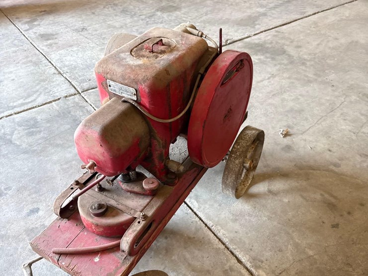 international-harvester-lb-gas-engine-image-12