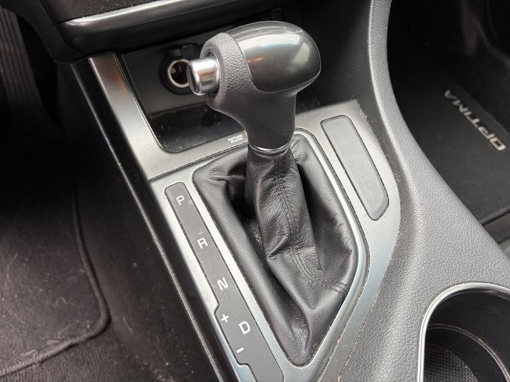 2015-kia-optima-sedan-image-30