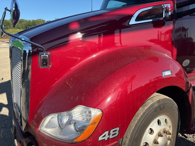2014-kenworth-t680-image-9