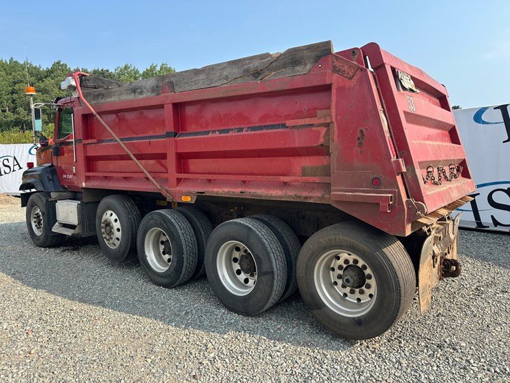 #61388-•-2004-international-5600i-quad-axle-dump-truck-image-3