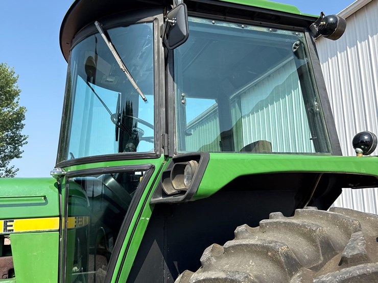 1979-john-deere-4440-image-33