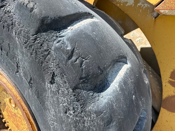 caterpillar-988-image-133