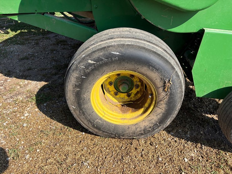 john-deere-338-image-32