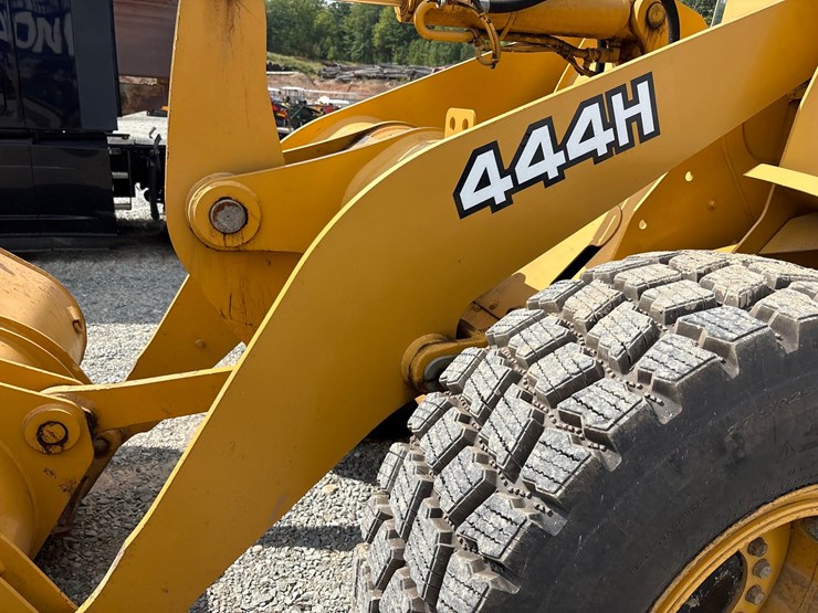 deere-444h-image-20