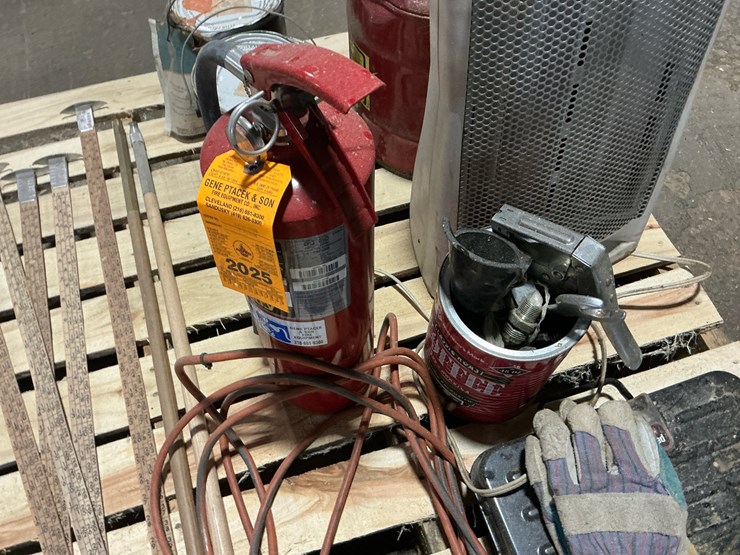 #376-•-scale,-heater,-safety-can-&-tools-image-9