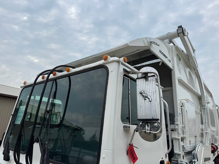 2016-mack-mru613-image-9