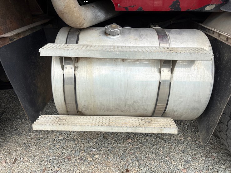 #61388-•-2004-international-5600i-quad-axle-dump-truck-image-22