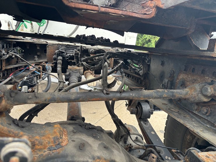 #2297-•-2017-freightliner-m2-single-axle-day-cab-truck-tractor-image-69