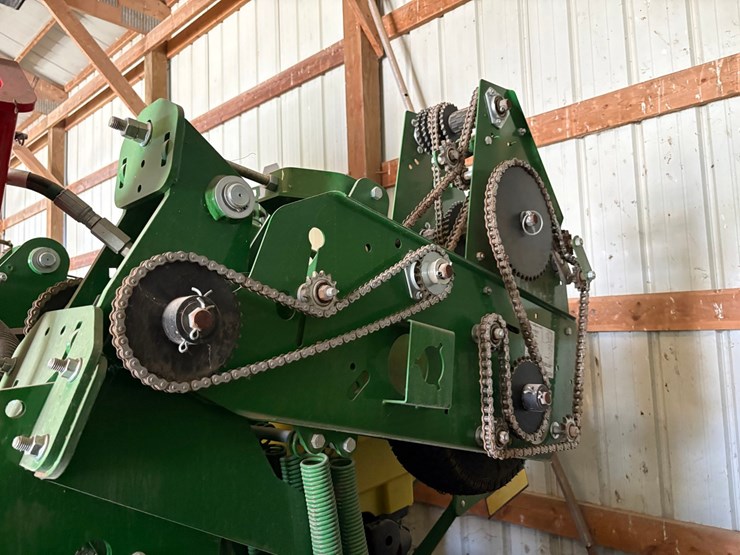 john-deere-1775-image-41