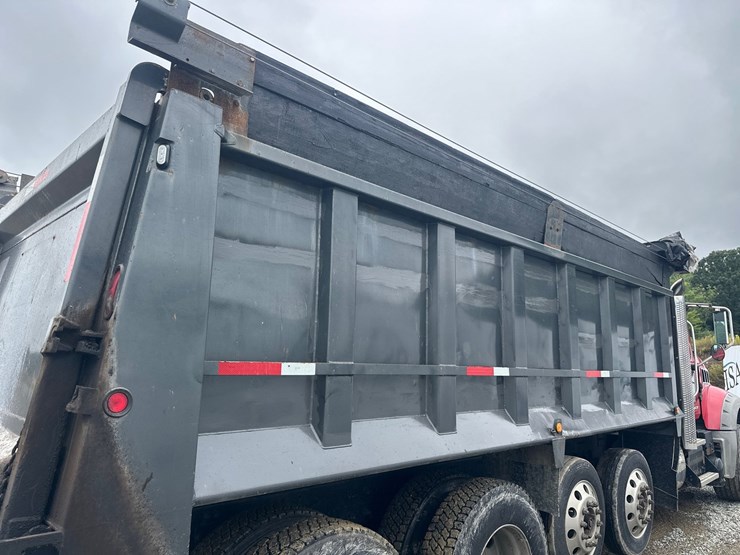 #61413-•-2013-mack-gu713-quad-axle-dump-truck-image-26