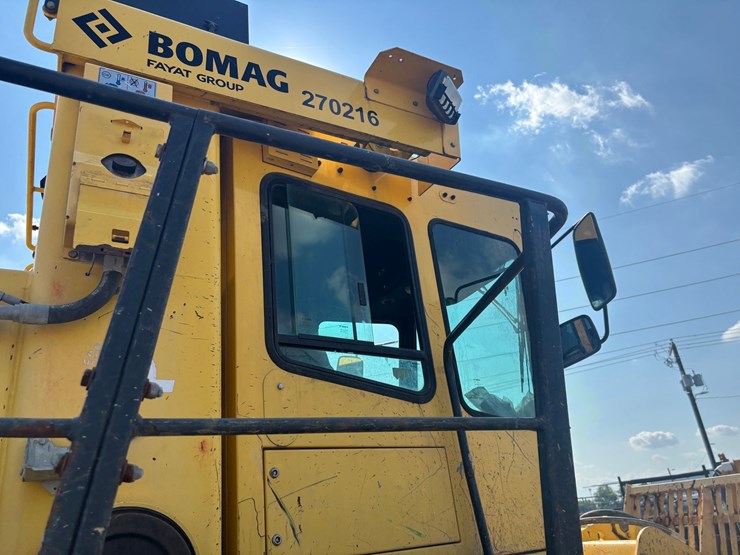 2015-bomag-bc572-1172-image-30