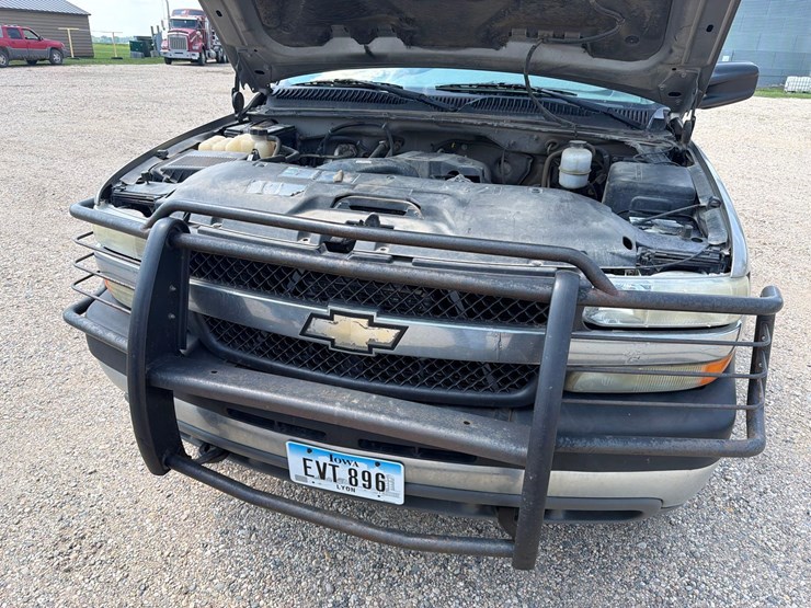 2001-chevrolet-k3500-image-3