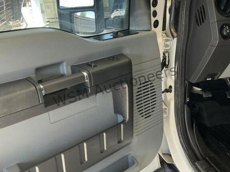 2016-ford-f550-image-23