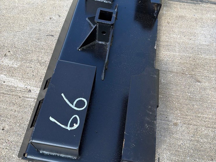 heavy-duty-skidloader-receiver-hitch-back-plate-image-4