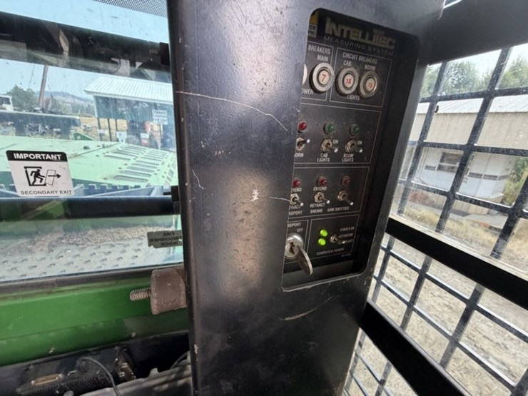 2011-deere-2454d-image-56
