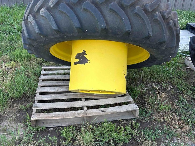 john-deere-8330-image-3