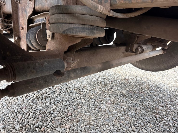 #61388-•-2004-international-5600i-quad-axle-dump-truck-image-63