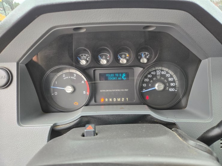 2011-ford-f550-image-62