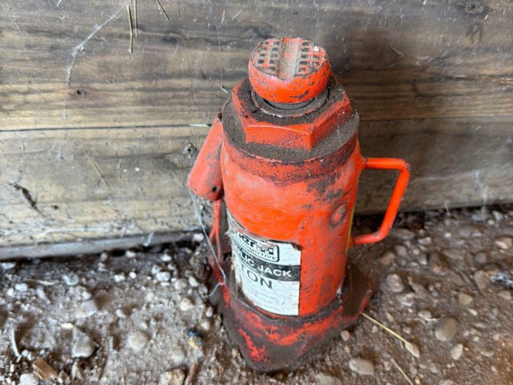 2-ton-bottle-jack-image-3