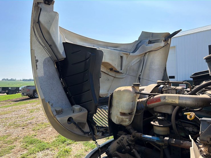 2003-international-durastar-4400-image-48