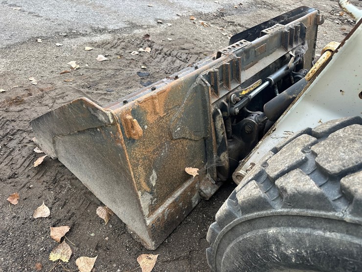 2012-bobcat-s850-image-14
