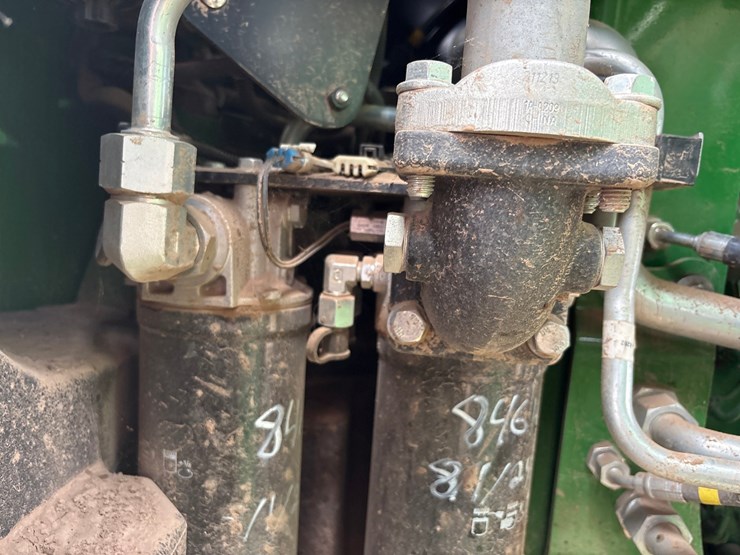 2022-john-deere-640-image-34