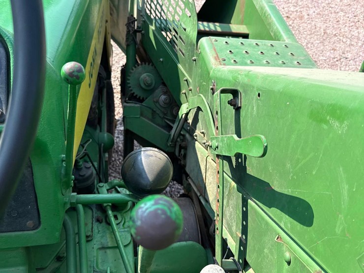 john-deere-630-image-57