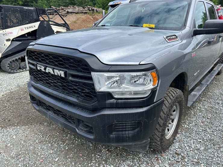 2021-dodge-2500-image-8