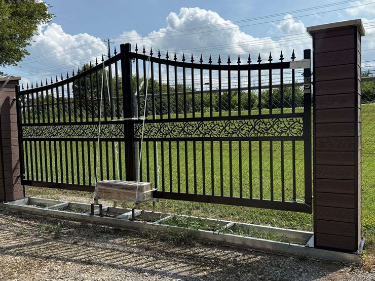 unused-20'-x-8'-electric-double-swing-gate-image-1