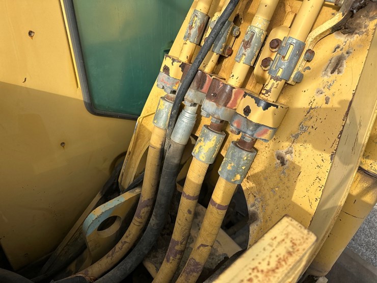caterpillar-225d-lc-image-34