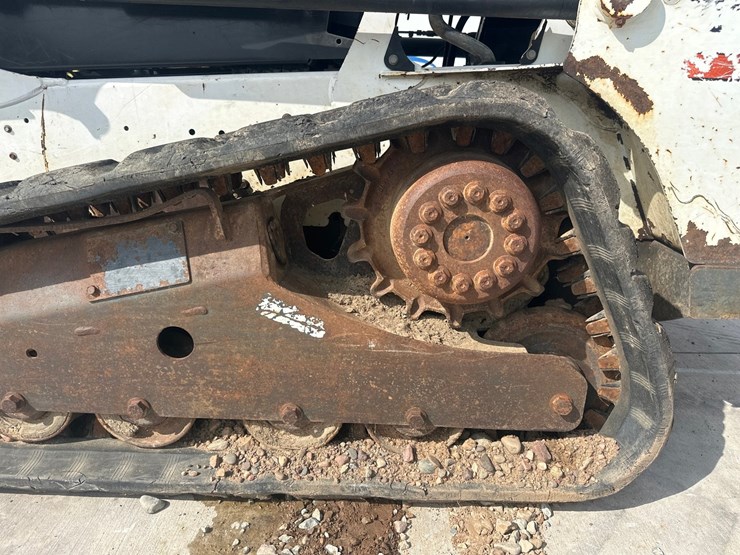2014-bobcat-t550-image-45