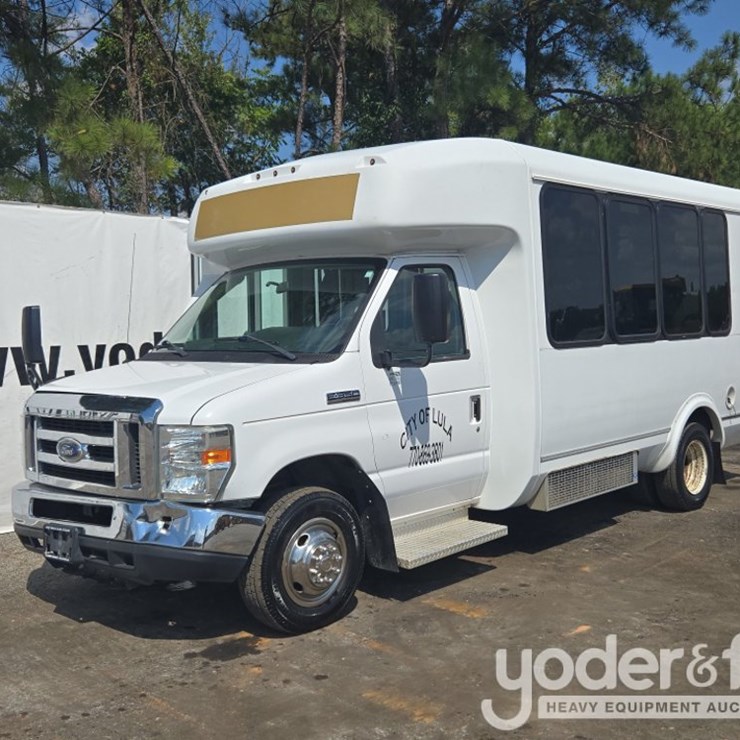 2017 FORD E350