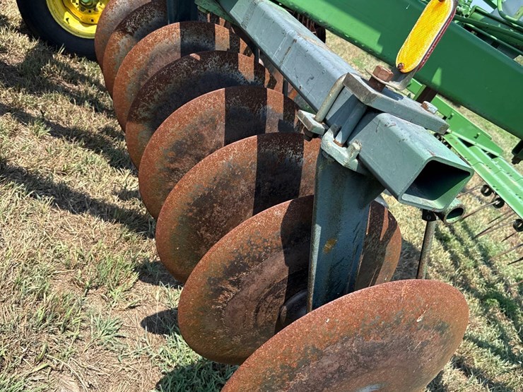 john-deere-230-image-12