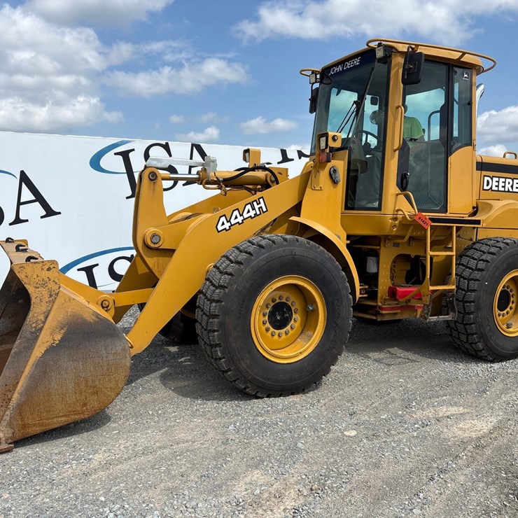 DEERE 444H