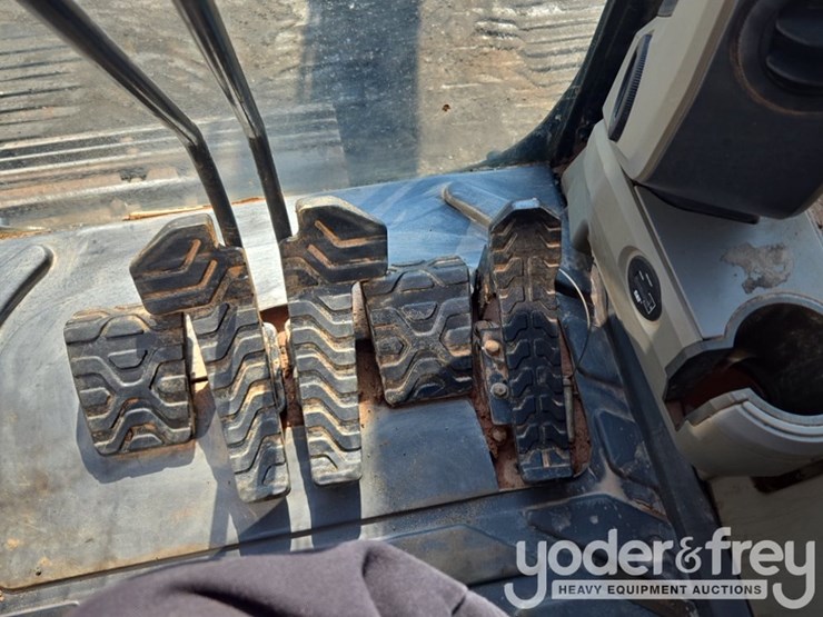 2019-caterpillar-335fl-image-44
