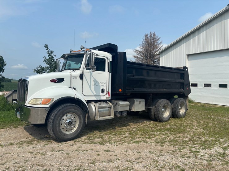 #2289-•-2006-peterbilt-tandem-axle-dump-truck-image-1