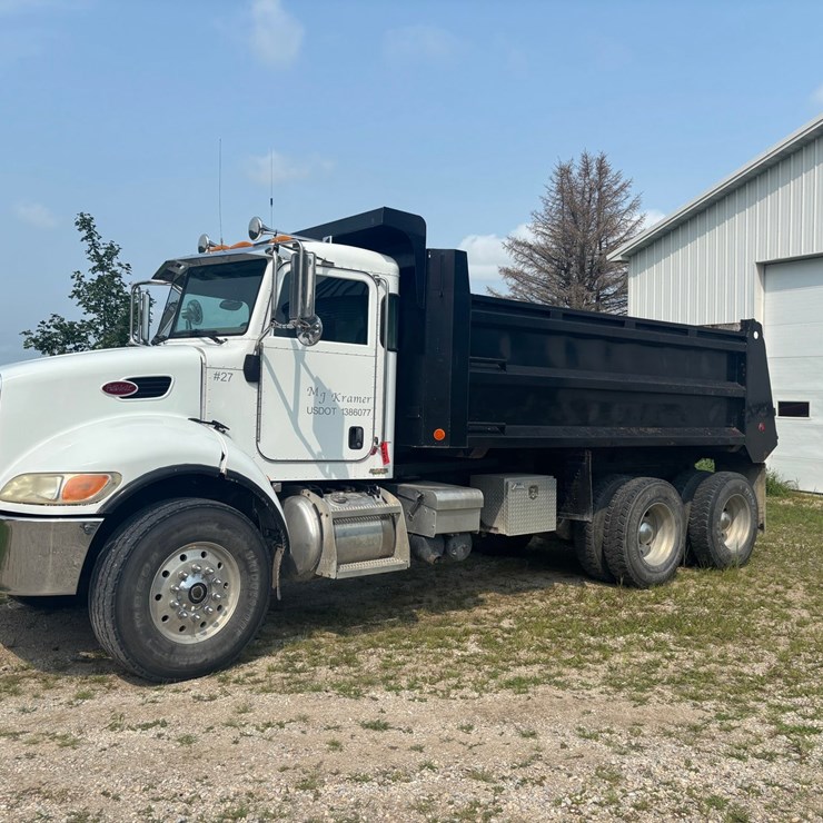 #2289 • 2006 Peterbilt Tandem Axle Dump Truck