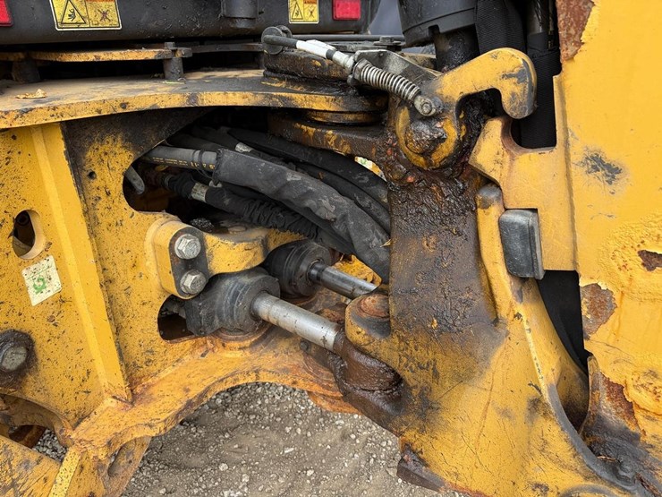 2013-caterpillar-416f-image-17