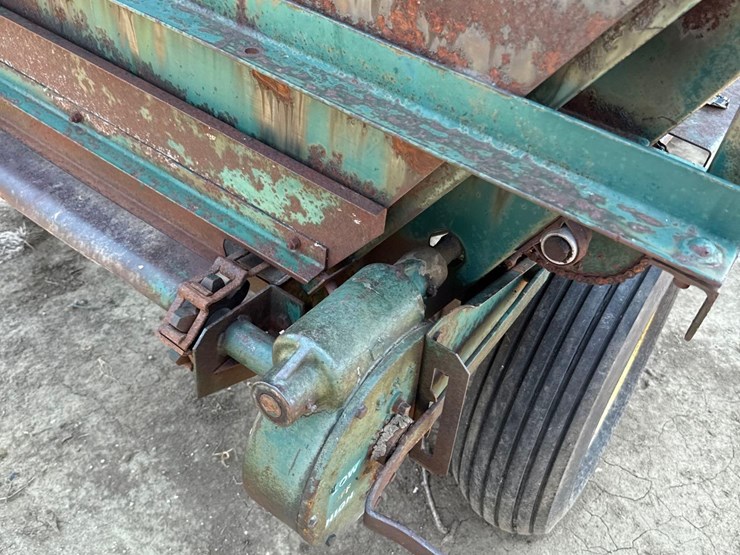 s&w-200-power-wagon-rear-unload-silage-wagon-image-16
