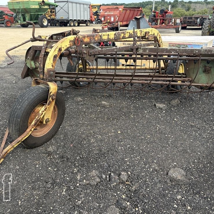 JOHN DEERE 640