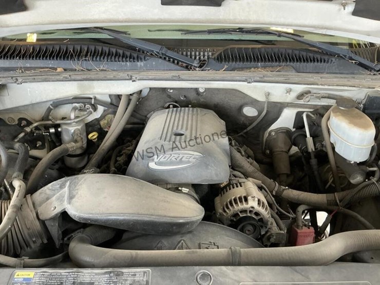 2004-chevrolet-silverado-2500hd-image-10